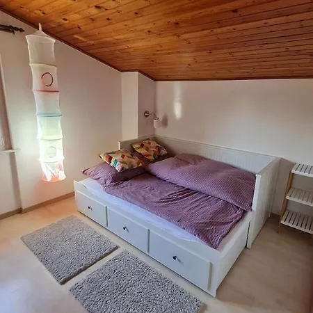 Suesse Doppelhaushaelfte, Mit Garten Und Parkplaetzen 度假居 *