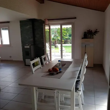 Suesse Doppelhaushaelfte, Mit Garten Und Parkplaetzen Casa vacanze