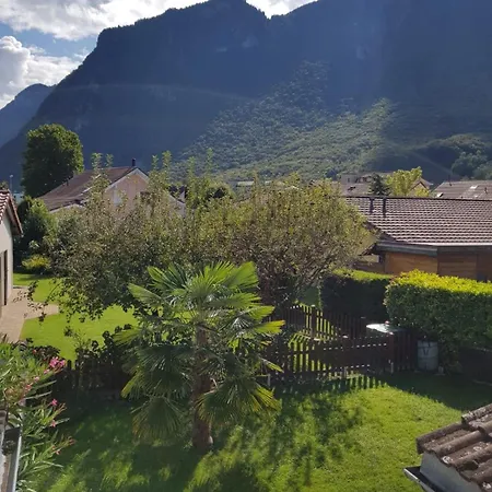 Feriehus Suesse Doppelhaushaelfte, Mit Garten Und Parkplaetzen Le Bouveret